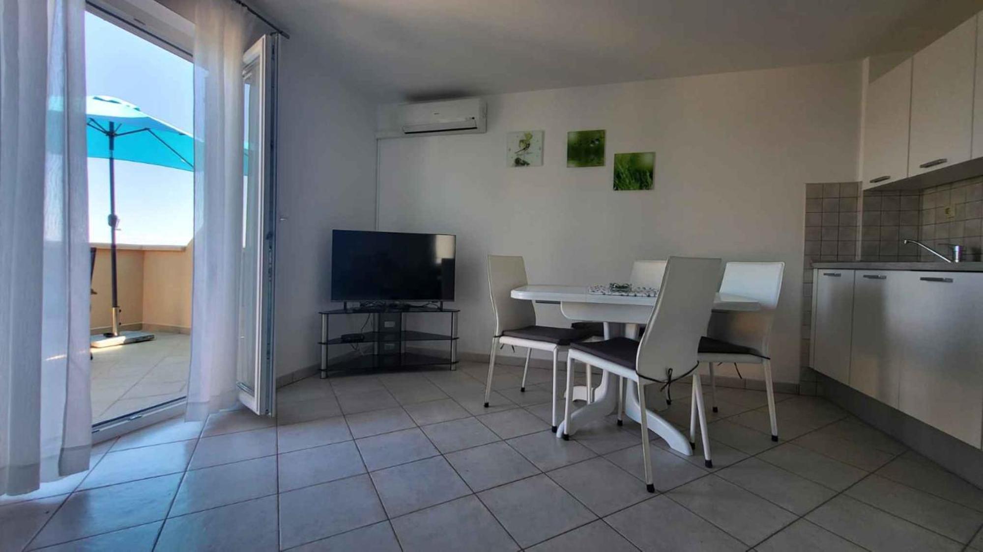 Apartment In Ravni/Istrien 8872 Kültér fotó